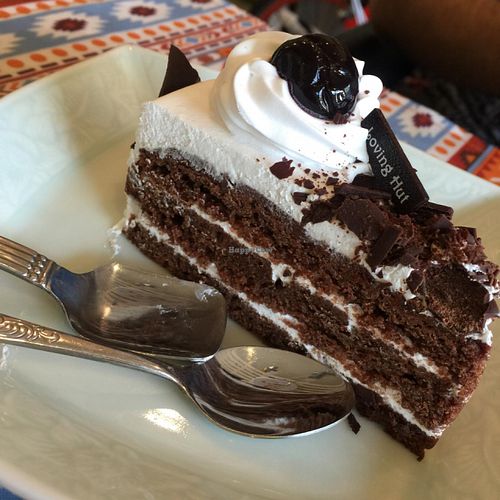 chocolate cake at Loving Hut - Hairlatte in Busan