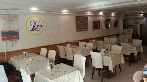 dining area at Loving Hut 愛家 - QingZhong St in Tainan