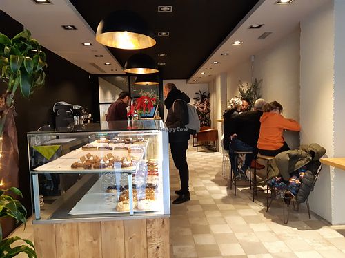Interior at VegAmazing Doughnuts - Tirso de Molina in Madrid