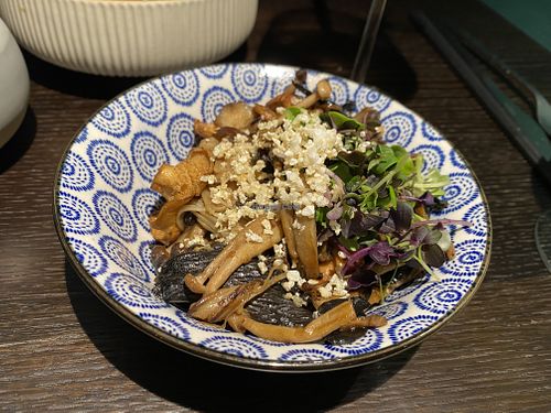 Side dish „KNOBLAUCH HONIG PILZE"  at Okto Dining in Klagenfurt