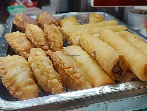 curry puff and fried popiah  at Tong Xin Vegetarian - 同心素食 in North Singapore
