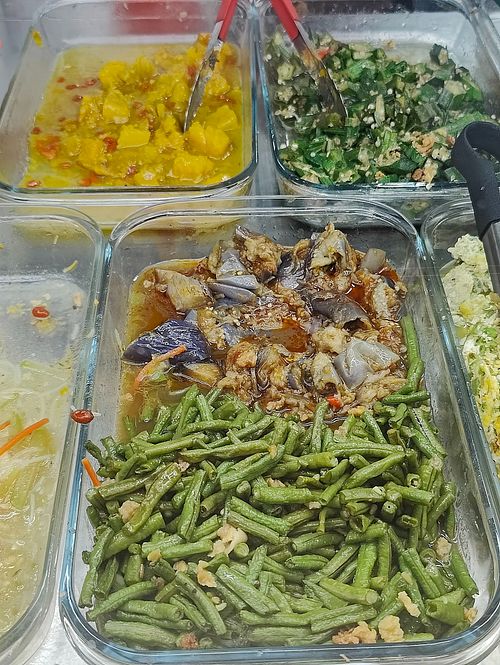 long beans, egg plant, pumpkin, lady fingers at Tong Xin Vegetarian - 同心素食 in North Singapore