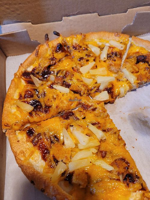 Vegan BBQ chicken pizza with pineapple at Parrot Pizza Worcester in Worcester