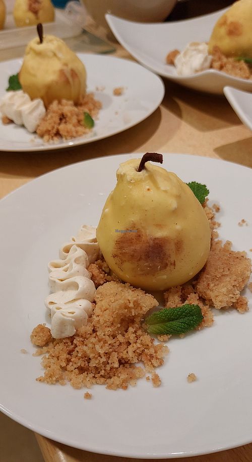 Pear-Mousse Cake at Nomad CHEF in Munich