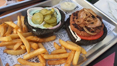 Black bun at Son of a Bun in Haifa