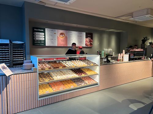Counter at Brammibal's Donuts - Schanzenviertel in Hamburg