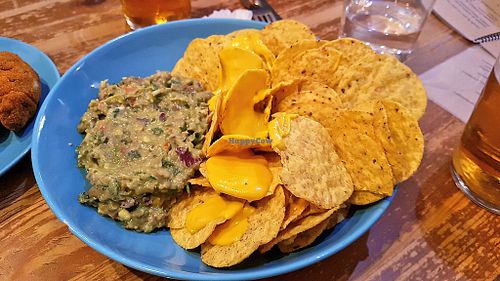 Nachos with cheese at La Oveja Negra in Madrid