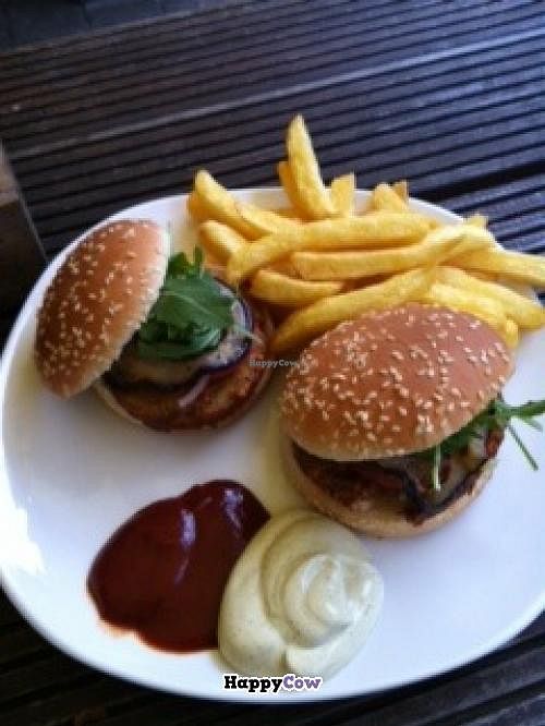 Vegan burger, french fries, ketchup and vegan mayo at Culux in Cologne