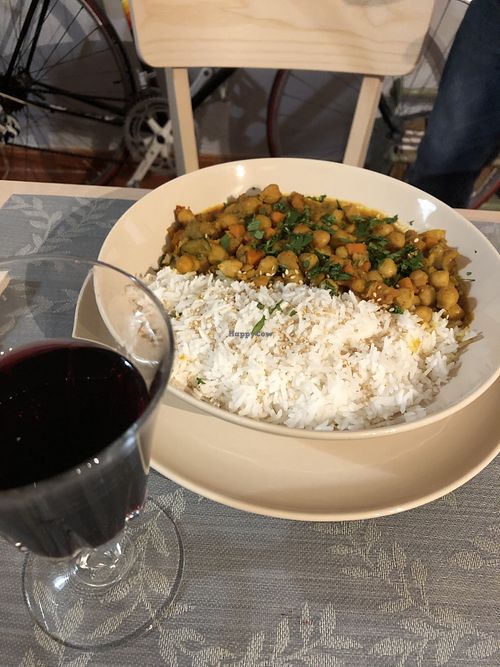 Chickpea curry and red wine   at 4Bs (Alojamento Local) in Castro Verde