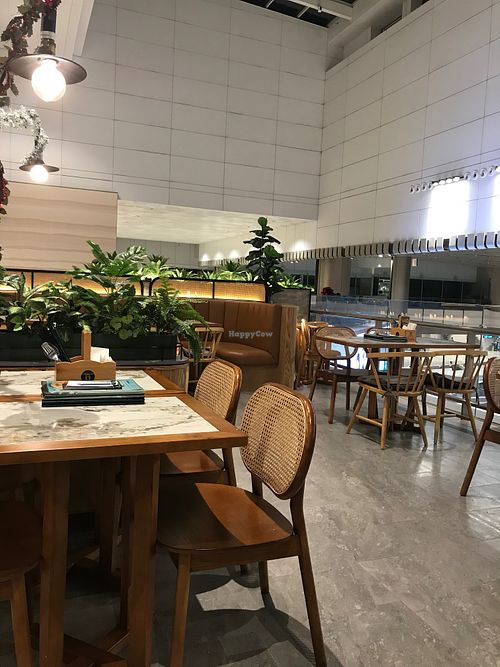 Nice environment to enjoy food with group at SIN - PappaRich - T2 in East Singapore