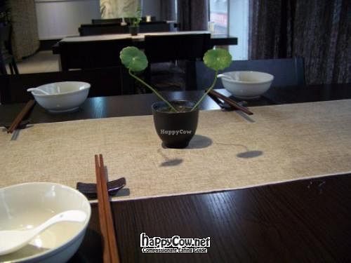 Table at Geng Yuan Vegetarian in Chengdu