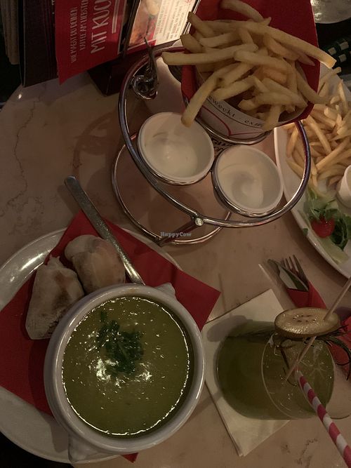 Erbsen-Minz-Suppe und Pommes mit veganer Mayo  at Café Extrablatt in Bad Salzuflen