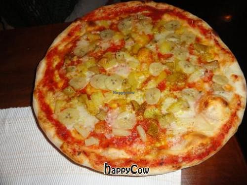 Chichi pizza (banana, fake chicken, curry...) at O'Mamma Mia in Stockholm