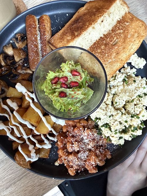 british breakfast  at VRÜH - All Day Breakfast in Dortmund