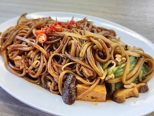 Braised Brown Rice 香焖糙米拉面 at Lotus Vegetarian Kitchen 素悟 - Jurong Point 1 in West Singapore