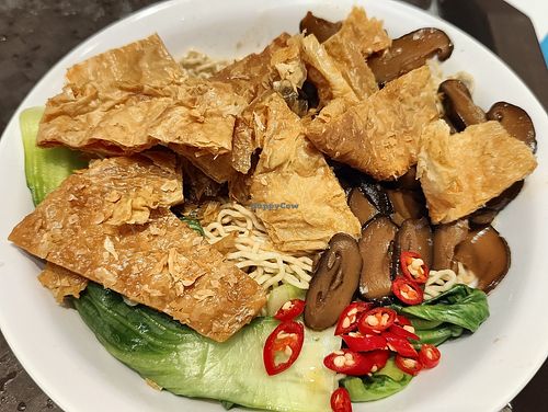 Kolo noodles at Lotus Vegetarian Kitchen 素悟 - Jurong Point 1 in West Singapore