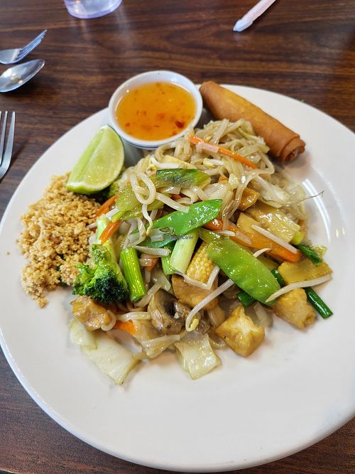 Pad thai lunch special at Thai Racha in New Braunfels