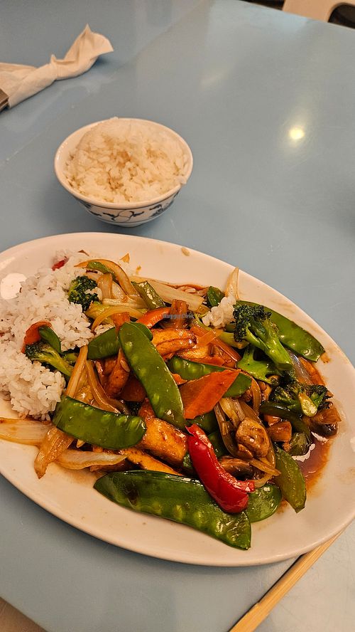 Veggie and mushrooms stir fry with tofu at Zing in Parkesburg