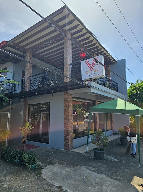 the thai restaurant is closed, now there is another restaurant at The House of Siam in Puerto Princesa