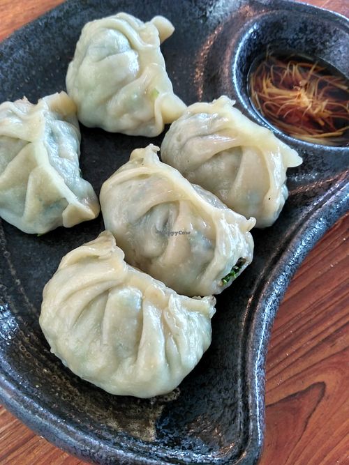 Dumpling at Water Drop Teahouse 滴水坊 in Northeast Singapore
