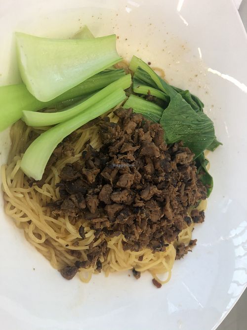 Sui yuan noodles ( mushroom noodles no soup) at Water Drop Teahouse 滴水坊 in Northeast Singapore