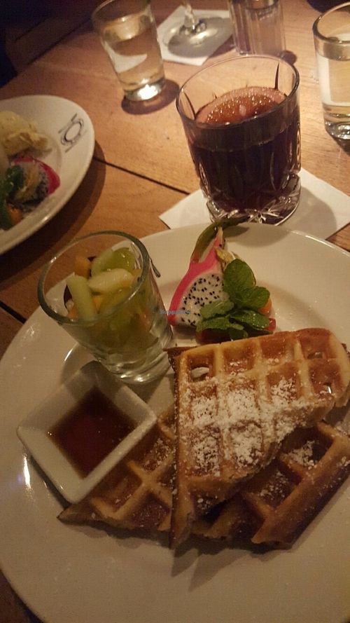 vegan waffle at Van Loon in Berlin