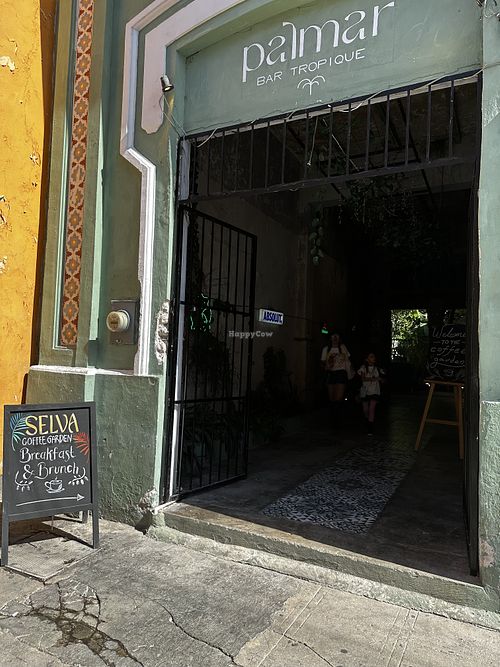 Street view #Veganuary at Selva Coffee Garden in Merida