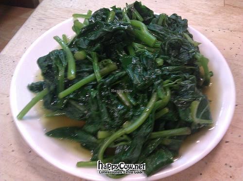 green veggies at Dōng Dōng SùShí 東東素食 in New Taipei City