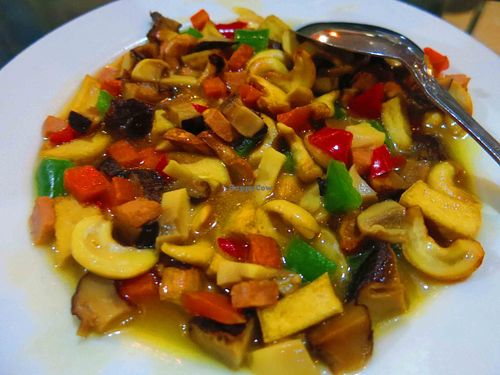 Veggies with cashews at I Love Vegetarian Food - De Ra Sa in Tuban