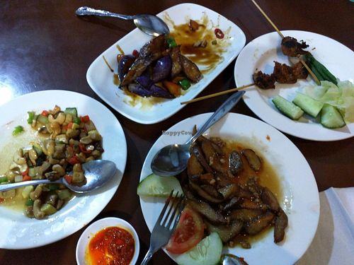 delicious spread at I Love Vegetarian Food - De Ra Sa in Tuban