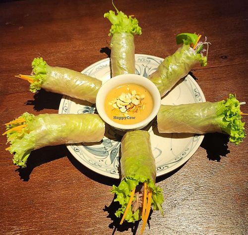 fresh rolls at Hồi in Ha Long