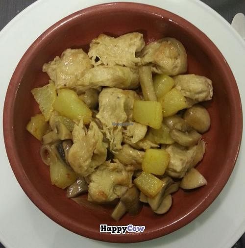 Amazing vegan garlic chicken! at S'ha Acabat el Broquil in Sabadell