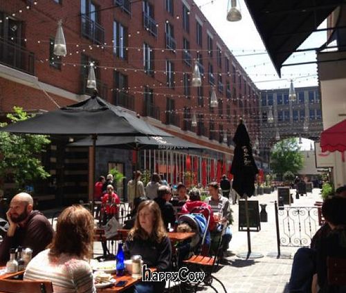 outdoor seating at Le Pain Quotidien - Bethesda Lane in Bethesda