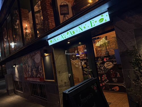 front  at Naane in Bielefeld