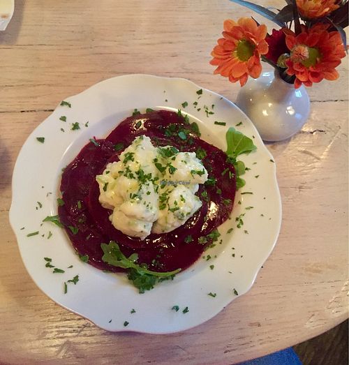 Beets appetizer at Meditrina Market Cafe in Valparaiso