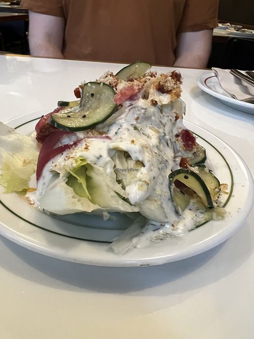 wedge salad was greatt  at Outra Espécie  in Porto