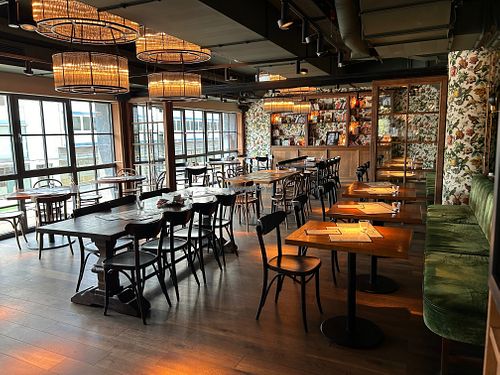 upper floor at L'Osteria in Dusseldorf