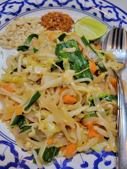 Pad Thai no tofu at May Veggie Home Express - ประสานมิตรพลาซ่า in Bangkok