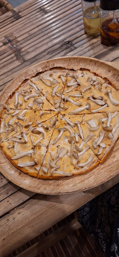 Sweet patato crust fantasy with mushrooms at Tea Leaf Vegan Pizza in Koh Phangan