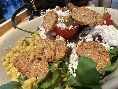 greek bowl w/ oat 'rice' #Veganuary at Haferkater - Hbf Halle (Saale) in Halle