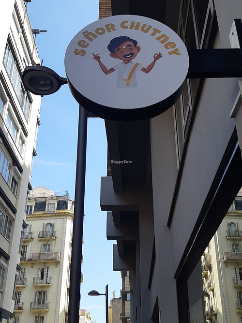 outdoor sign at Señor Chutney in Barcelona