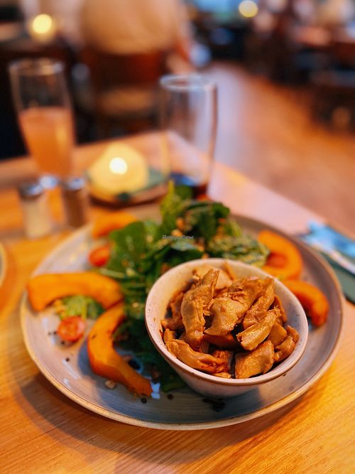 Gemüsesalat mit Chikeriki at Schnitzelei Wilmersdorf in Berlin