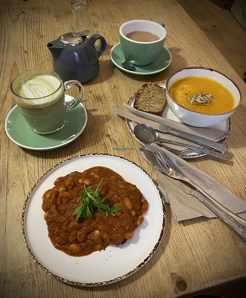 Posh baked beans on seeded bread & carrot & cumin soup with seeded bread 🤎🧡💚  at The Feel Good Larder in Barnstaple