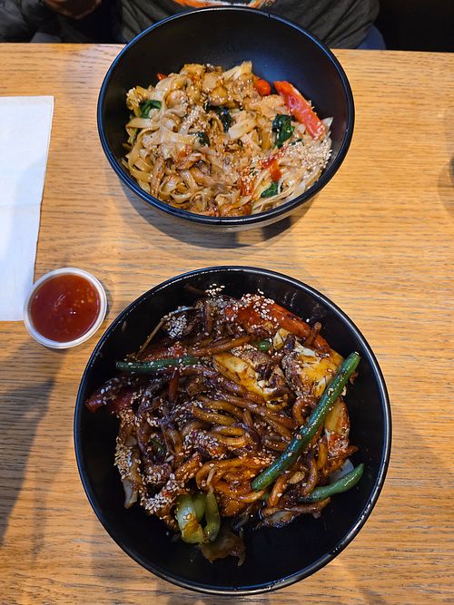 Keto feast and Mrs Piggy, both with oumph. at Wok On Vík in Vik
