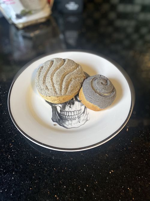 They Also Have Oreo Conchas! 🖤🤪 (Made It Home!) #Veganuary at Vivoz in Hayward