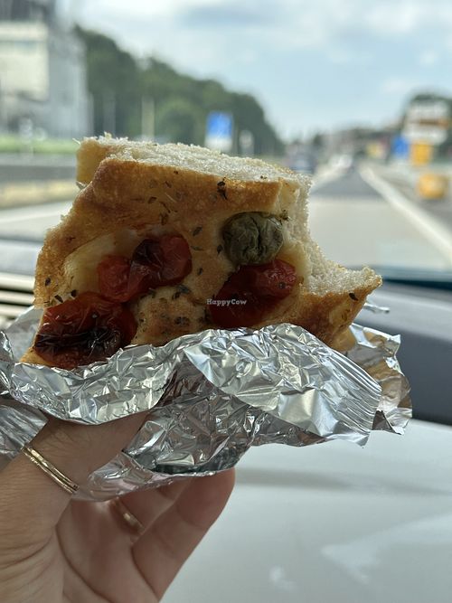 Focaccia mit Tomaten  & Oliven  at Zenzero e Cannella in Valmadrera