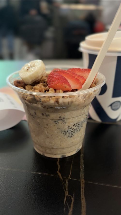 Organic Oats cup  at SYD - Pulp+Grind - T1 in Sydney