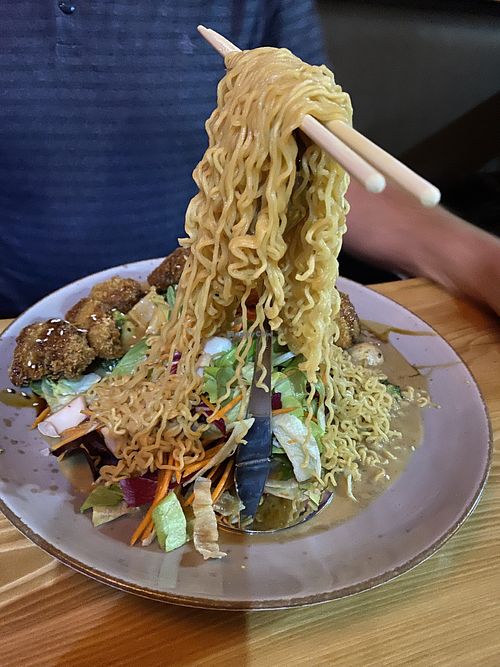 Flying noodles   at Umi Vegan in Berlin