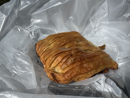 Spinach pie was quite good but wish I had it heated   at Dana Bakeri in Oslo