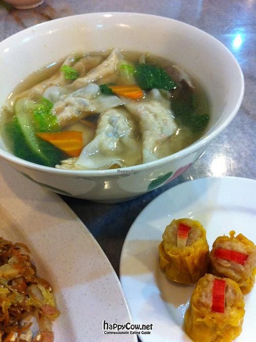 dumpling soup & siew mai at Vege Good in Malacca
